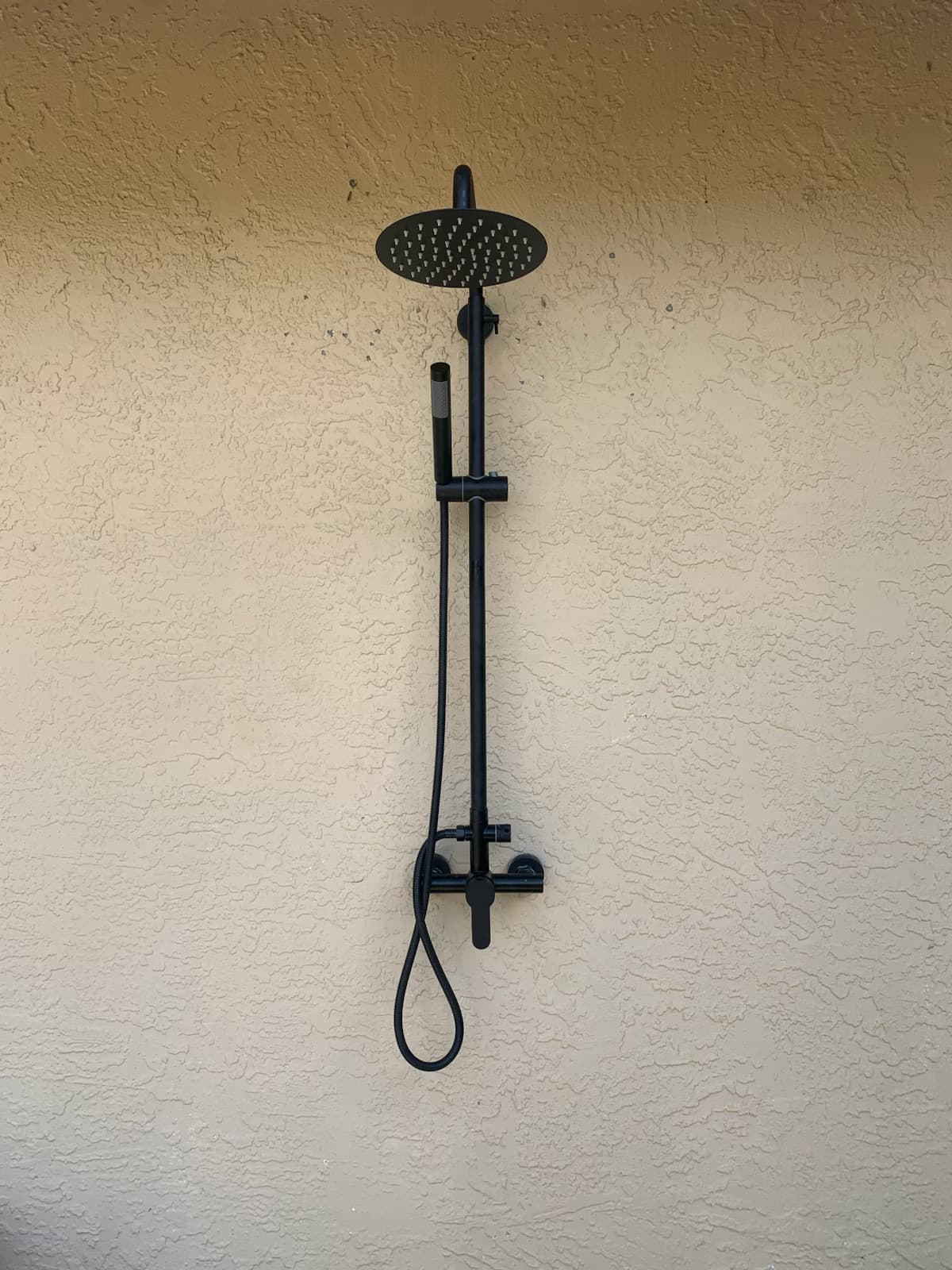 Outdoor shower fixture set